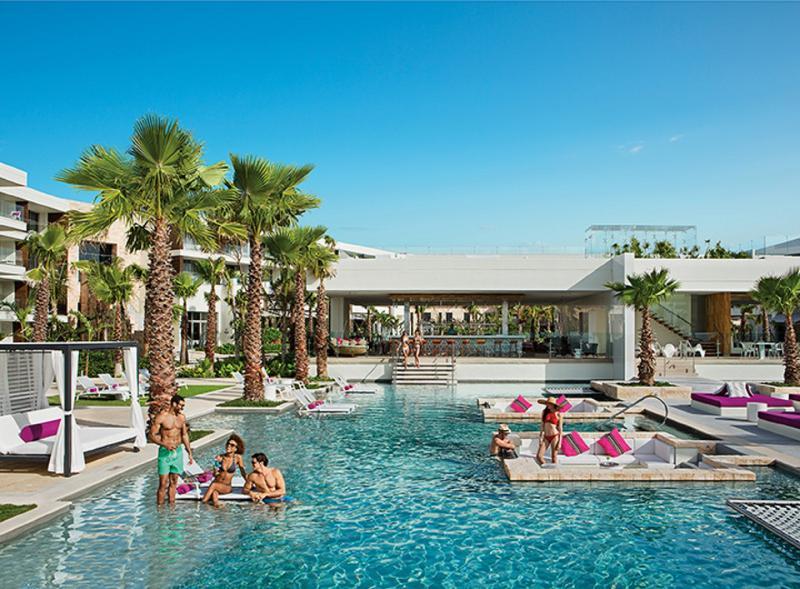 Breathless Riviera Cancun - Adults Only 莫雷洛斯港 外观 照片